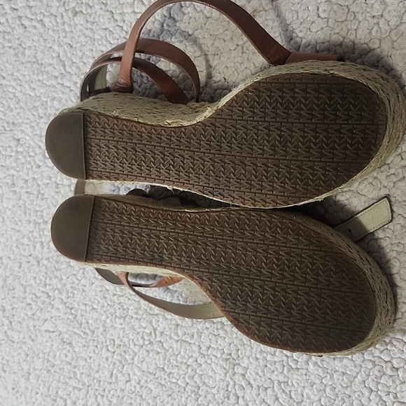 Michael Michael Kors platform ankle strap sandals with leather uppers - Picture 4 of 10